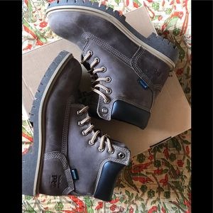 WOMEN'S TIMBERLAND DIRECT ATTACH 6" STEEL TOE WATERPROOF WORK BOOT IN SIZE 6